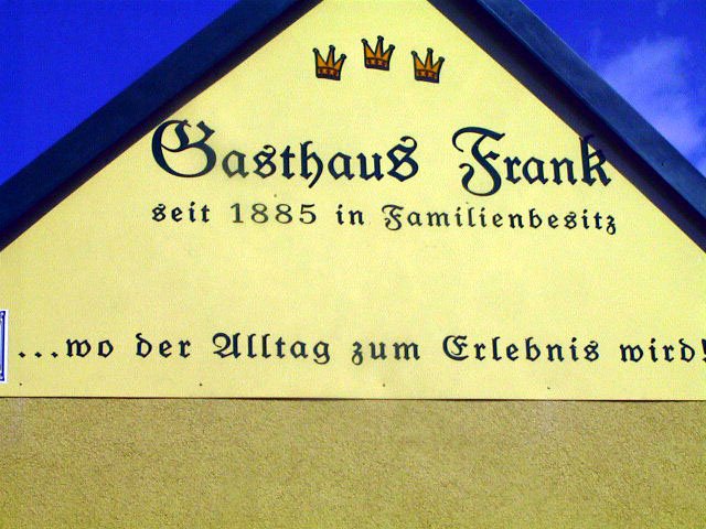 Weinwurm Fassadenbeschriftung