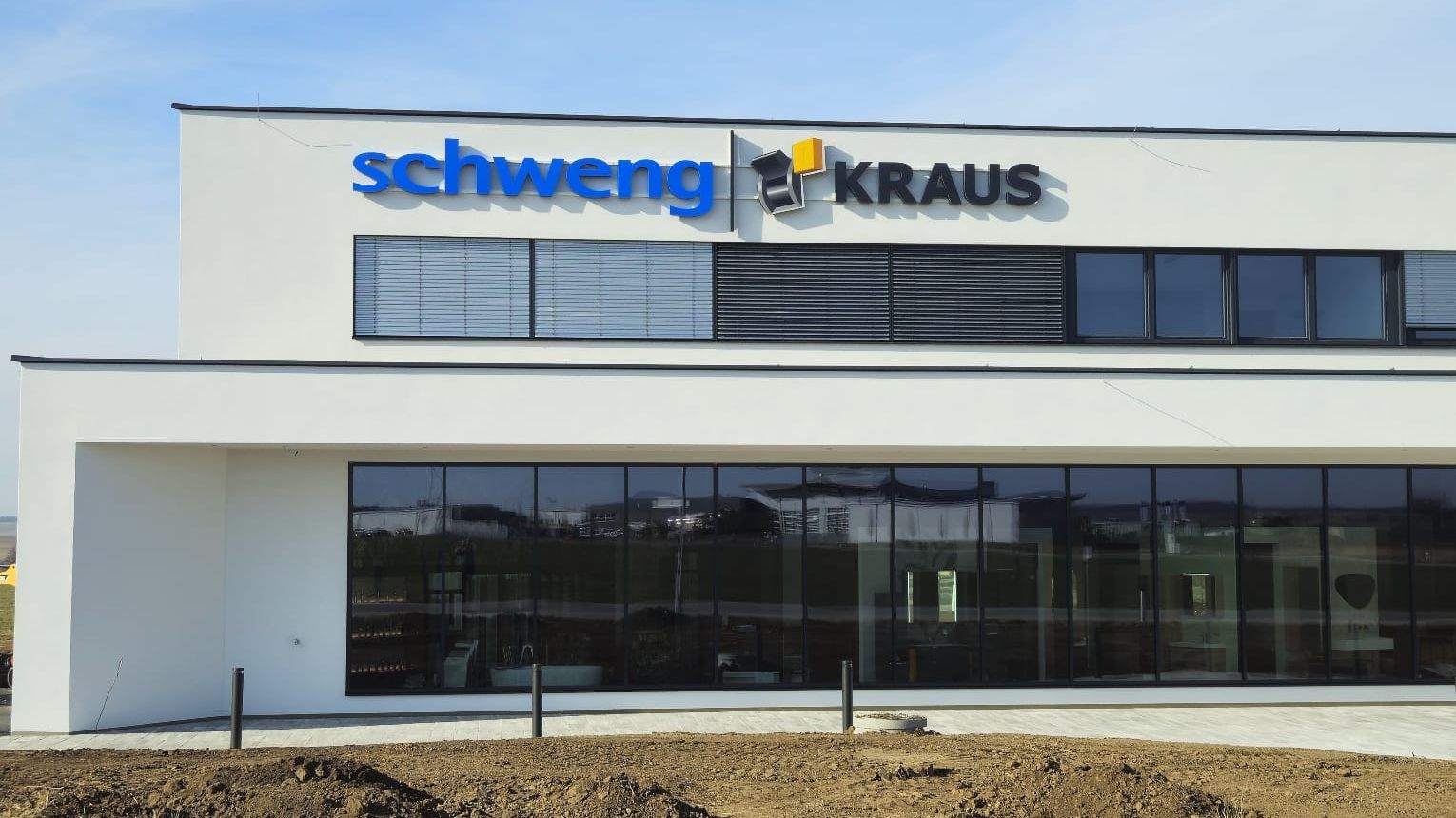 led-schriftzug-gebäude-front-16-9