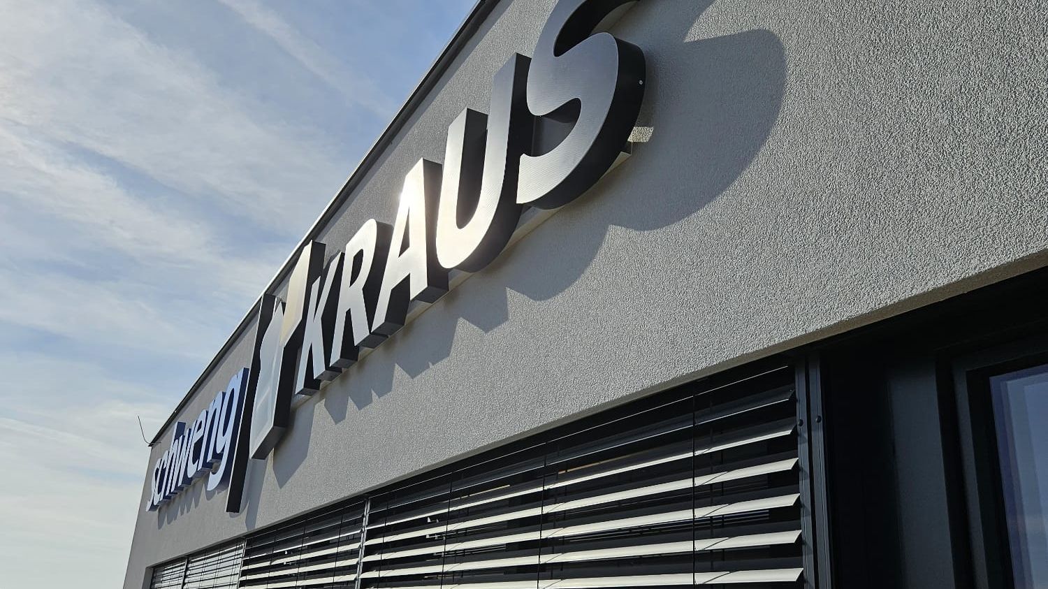 led-schriftzug-kraus-seitlich-16-9